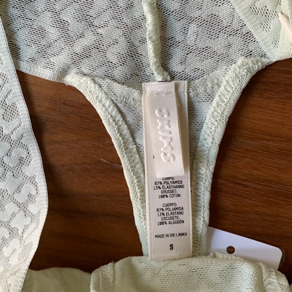 SKIMS Logo Mesh Thong Underwear Size Small - Picture 5 of 6